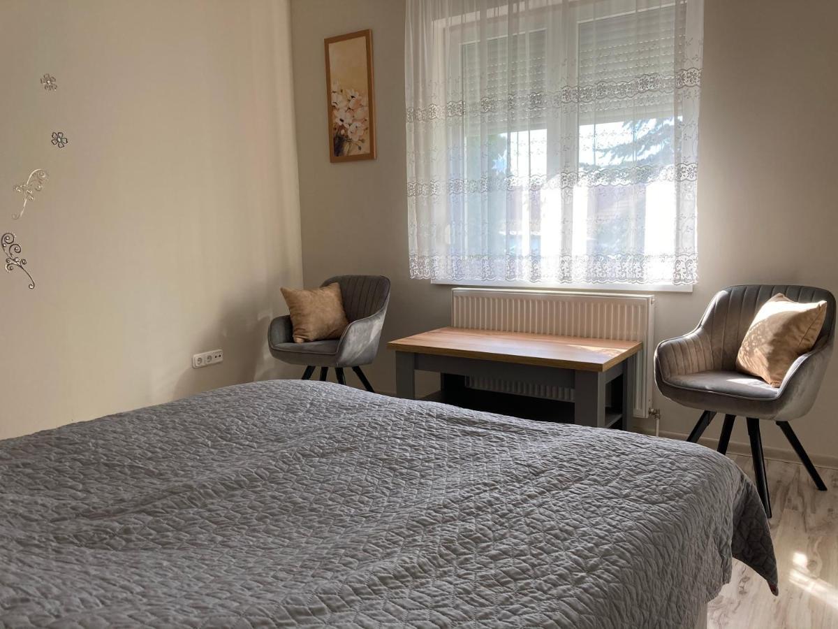 Kristaly Apartman Eger Exterior photo