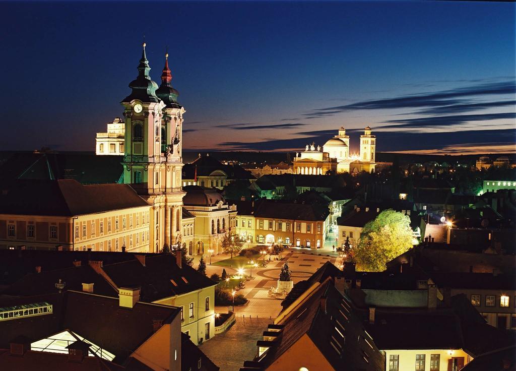Kristaly Apartman Eger Exterior photo